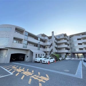 5階建て2階南東向き住戸　宅配ボックス・オートロック完備　新規内装リフォーム済み　安心のアフターサービス保証付き　住宅ローン減税適合物件(外観)