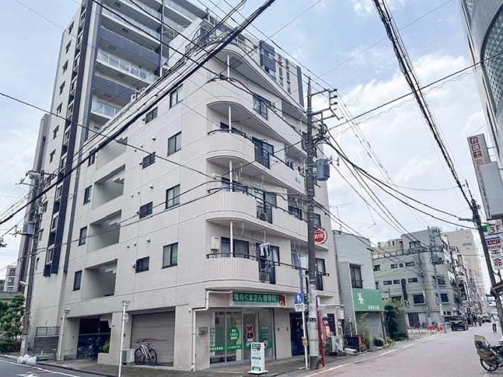 7階建て6階西向き住戸　ルーフバルコニー付き　最寄駅徒歩3分の好立地　新規内装リノベーション　(外観)