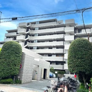 大切なペットと一緒に暮らせます　テラス・専用庭付き　最寄り駅徒歩10分圏内　新規内装リフォーム　安心のアフターサービス保証付き　住宅ローン減税適合物件(外観)