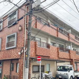 3階建て2階部分の南西角部屋住戸　最寄り駅徒歩10分圏内　新規内装リノベーション(外観)