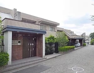 4階建て1・2階部分　南東向き　専用庭付　オートロック完備　新規内装リフォーム済み　安心のアフターサービス保証付　住宅ローン減税適合物件(外観)