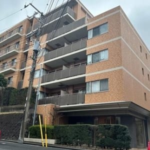 5階建て3階部分の南向き住戸　新規内装リフォーム　安心のアフターサービス保証付(外観)
