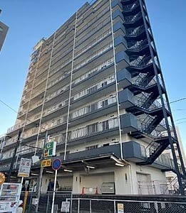 12階建て11階部分の南西角住戸のため陽当り・眺望良好　大切なペットと一緒に暮らせます　新規内装リフォーム　住宅ローン減税適合物件(外観)