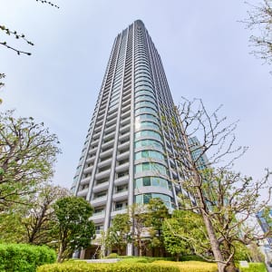 47階建て32階部分の南西向き住戸　大切なペットと一緒に暮らせます　最寄り駅徒歩10分圏内　新規内装リフォーム　住宅ローン減税適合物件(外観)